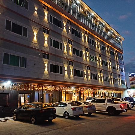 Emmaus Condotel Angeles Buitenkant foto