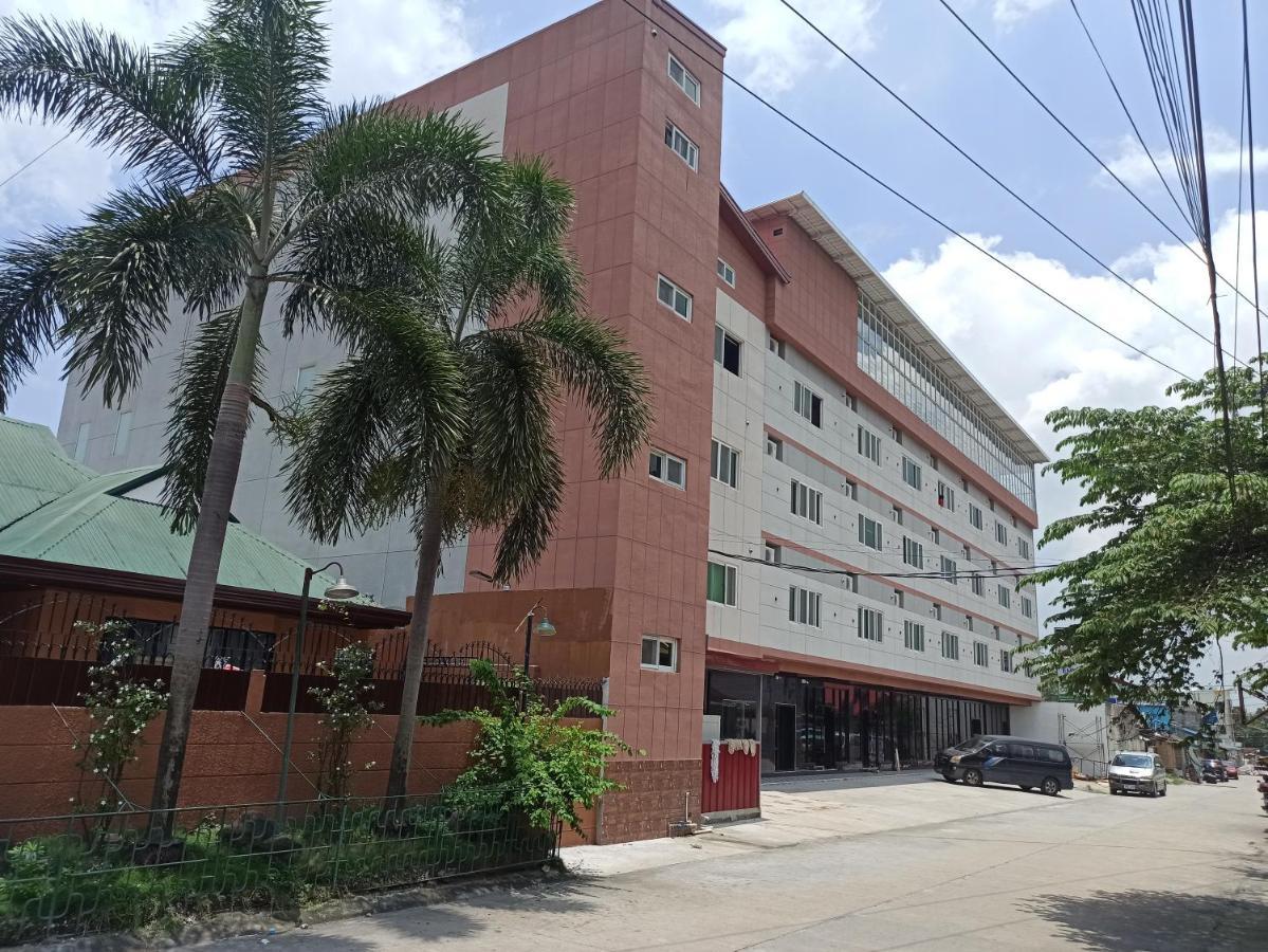 Emmaus Condotel Angeles Buitenkant foto