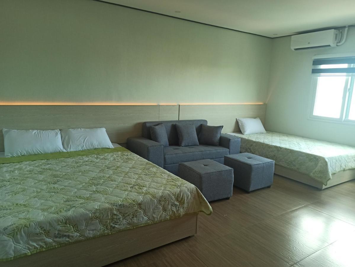 Emmaus Condotel Angeles Buitenkant foto