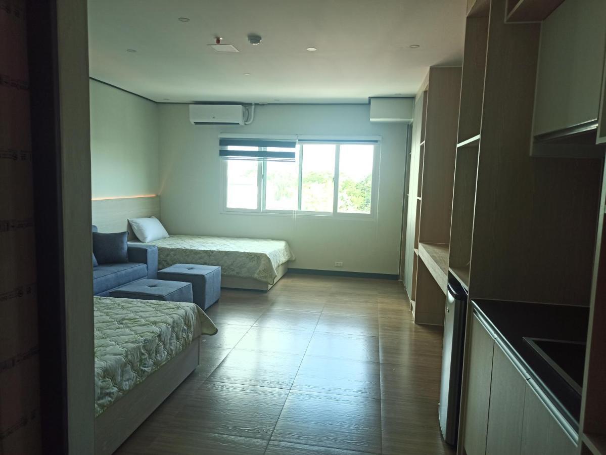 Emmaus Condotel Angeles Buitenkant foto