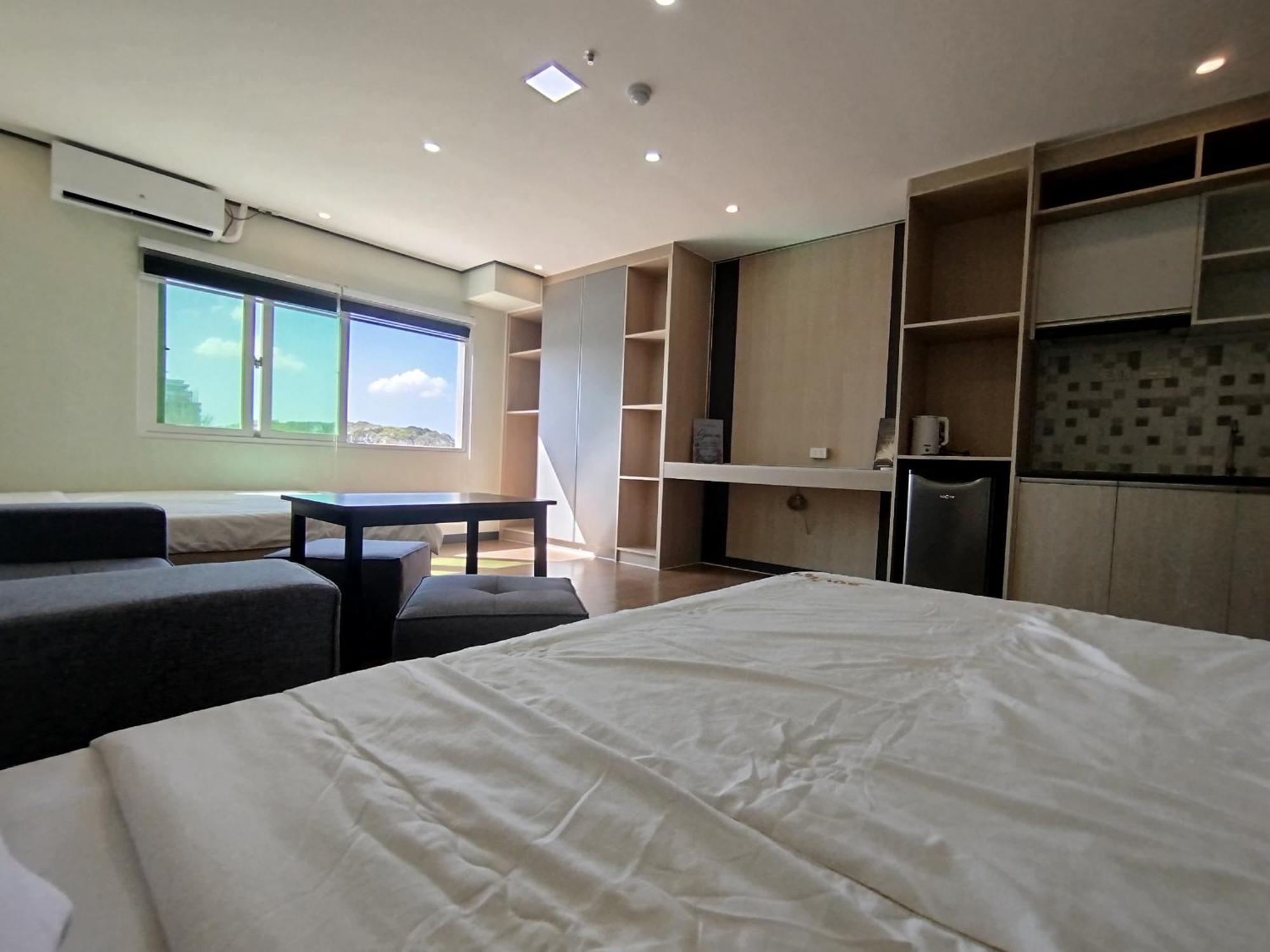 Emmaus Condotel Angeles Buitenkant foto
