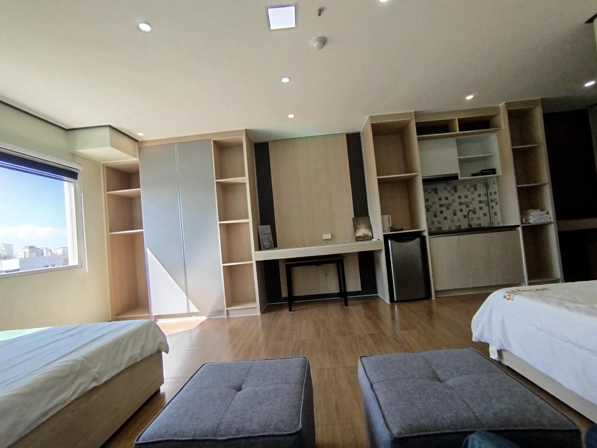 Emmaus Condotel Angeles Buitenkant foto