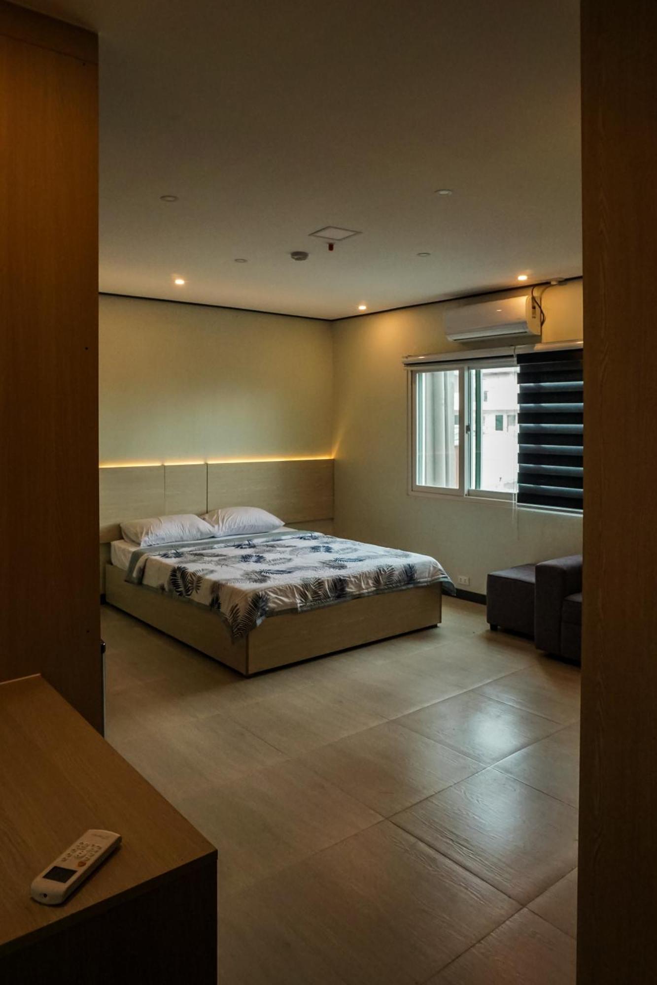 Emmaus Condotel Angeles Buitenkant foto